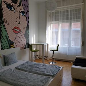 Studio met een King Size Bed